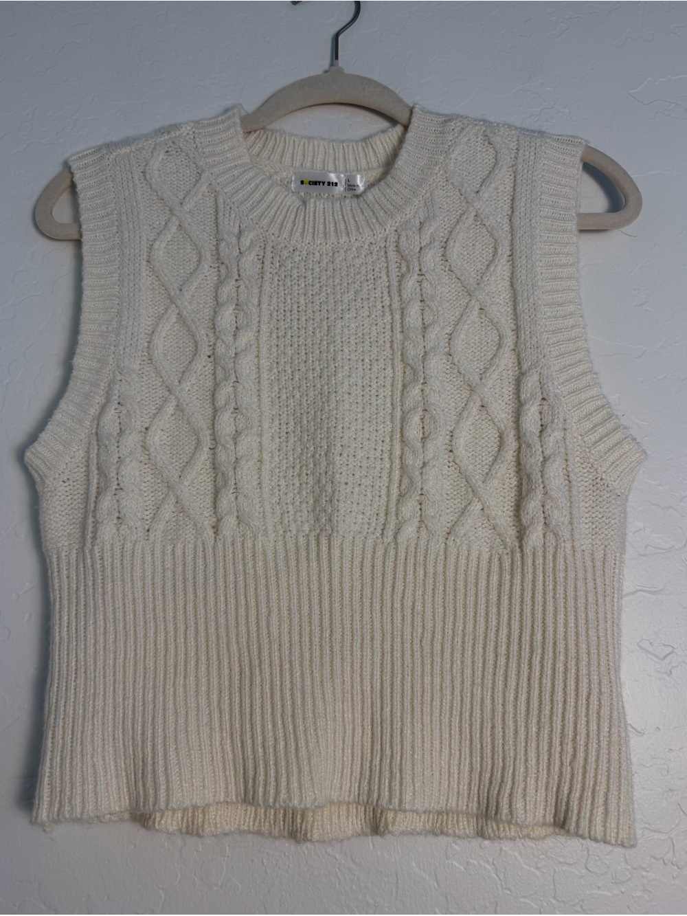Society 212 Women's Large Cable Knit Sweater Vest Sleeveless Pullover Cropped
